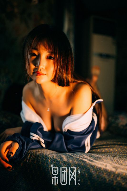 学生妹妹的校服风情 写真套图