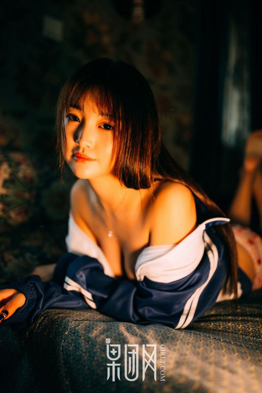 学生妹妹的校服风情 写真套图