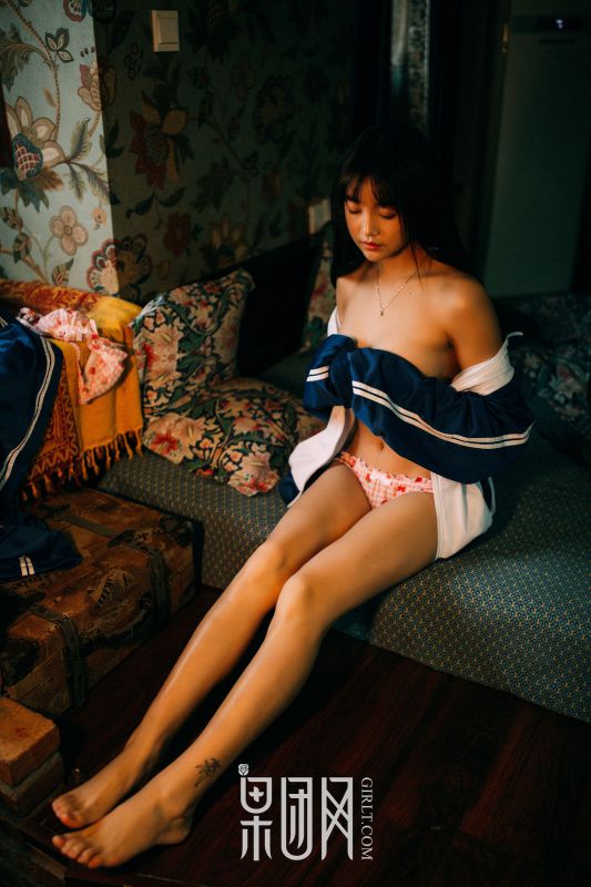 学生妹妹的校服风情 写真套图