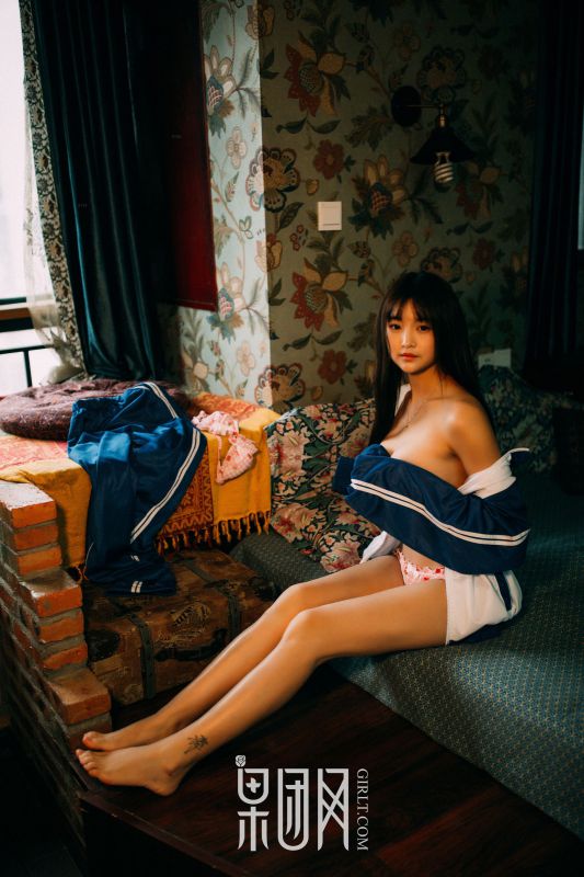 学生妹妹的校服风情 写真套图