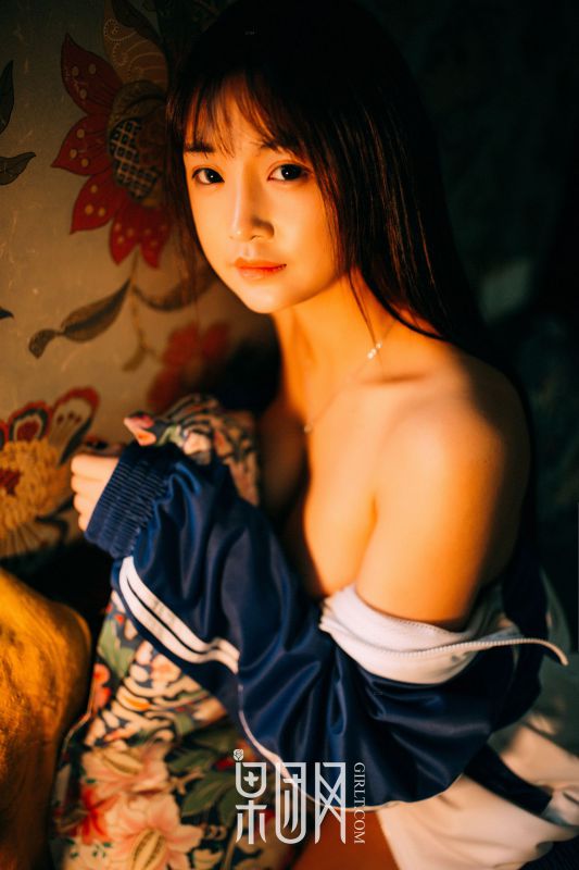 学生妹妹的校服风情 写真套图