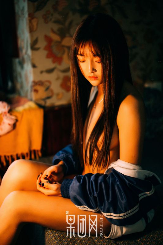 学生妹妹的校服风情 写真套图