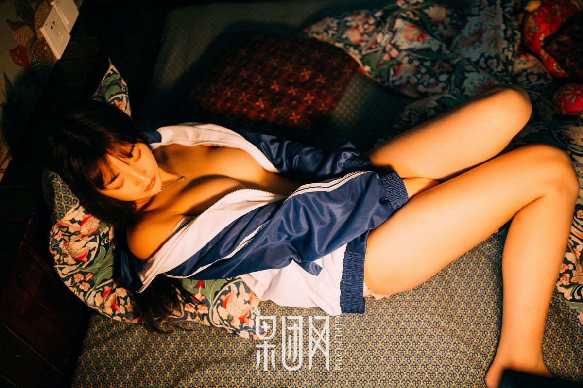 学生妹妹的校服风情 写真套图