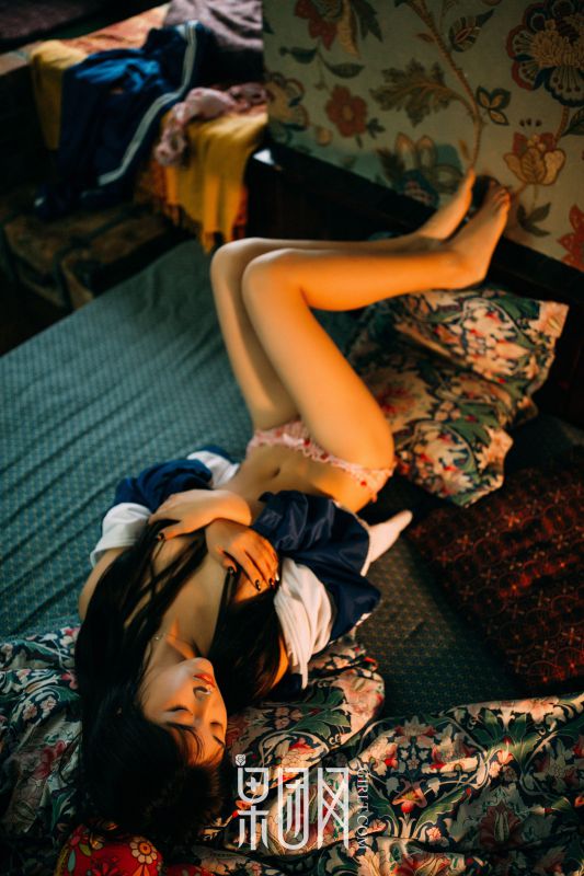学生妹妹的校服风情 写真套图