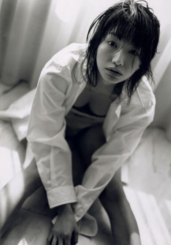真锅薰眞鍋かをり-《kawori》 写真全集