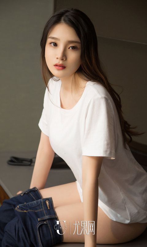 Mina - 不一样的文静 写真套图