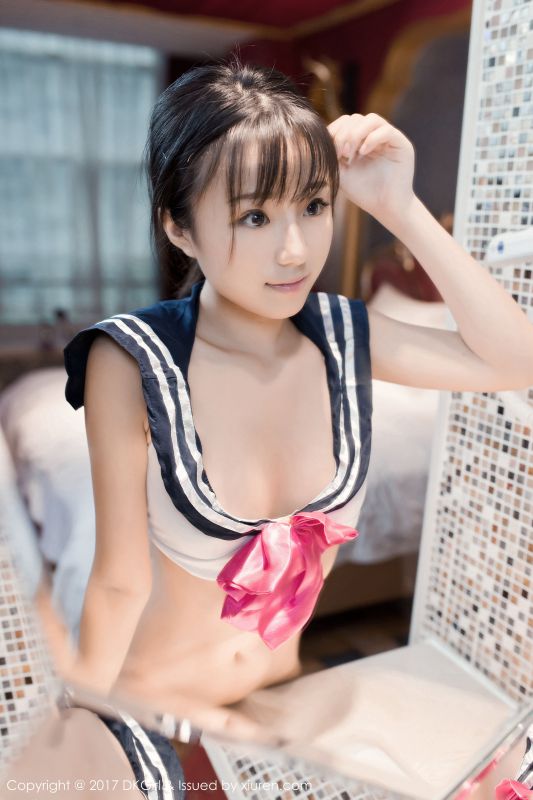 井优香 - 真空演绎湿身诱惑