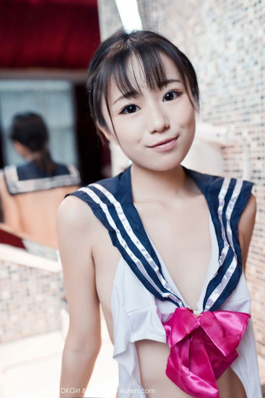 井优香 - 真空演绎湿身诱惑