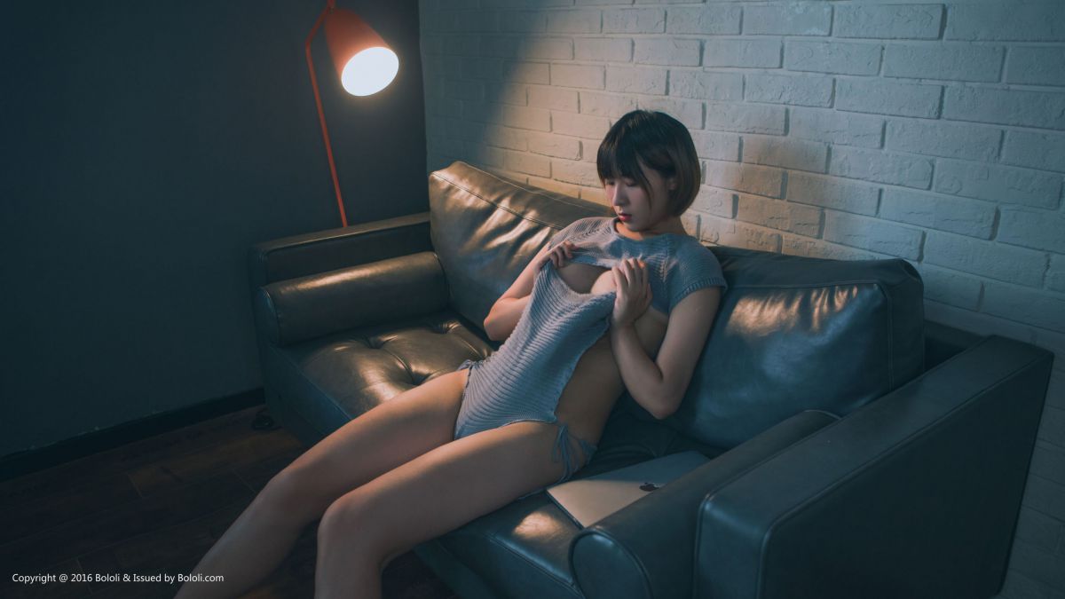 黑黑 - 性感毛衣 写真套图