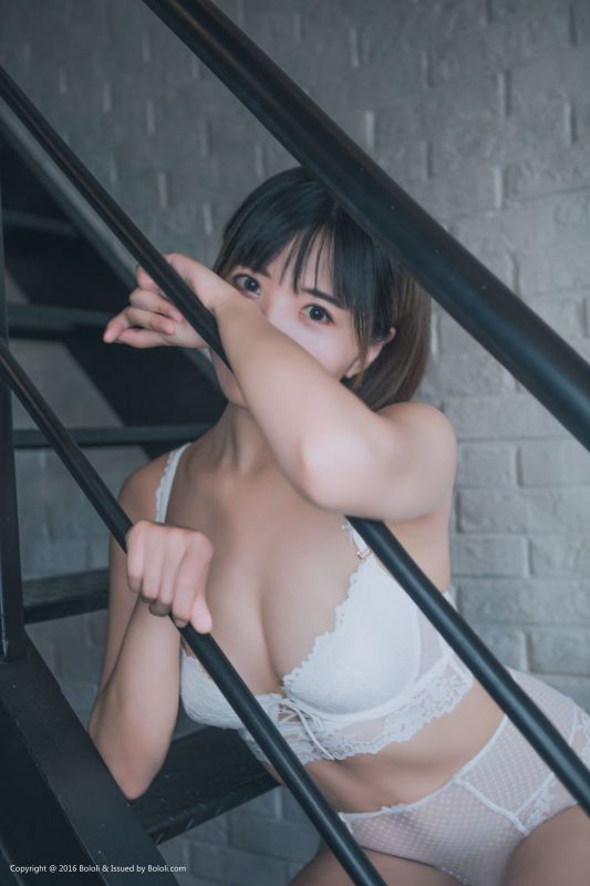 黑黑 - 性感毛衣 写真套图