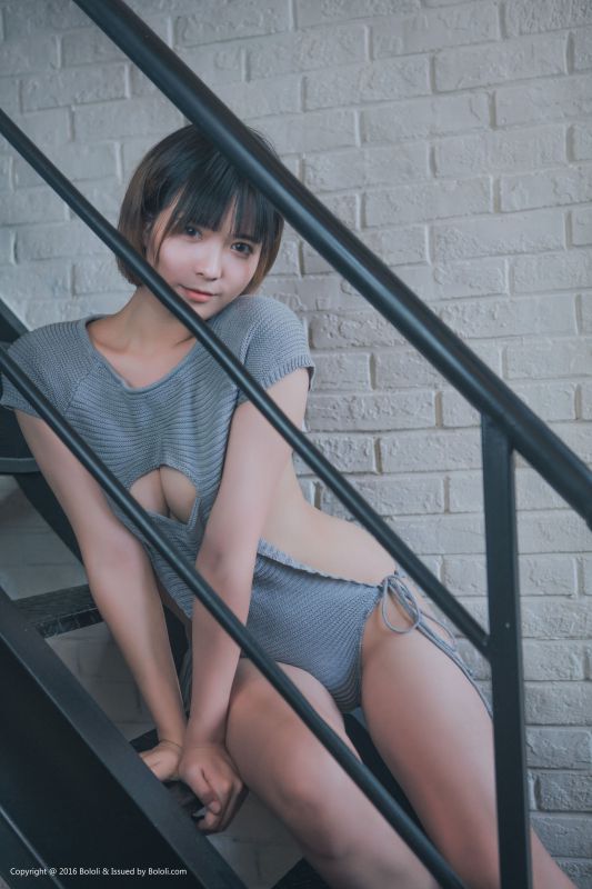 黑黑 - 性感毛衣 写真套图