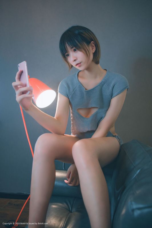 黑黑 - 性感毛衣 写真套图