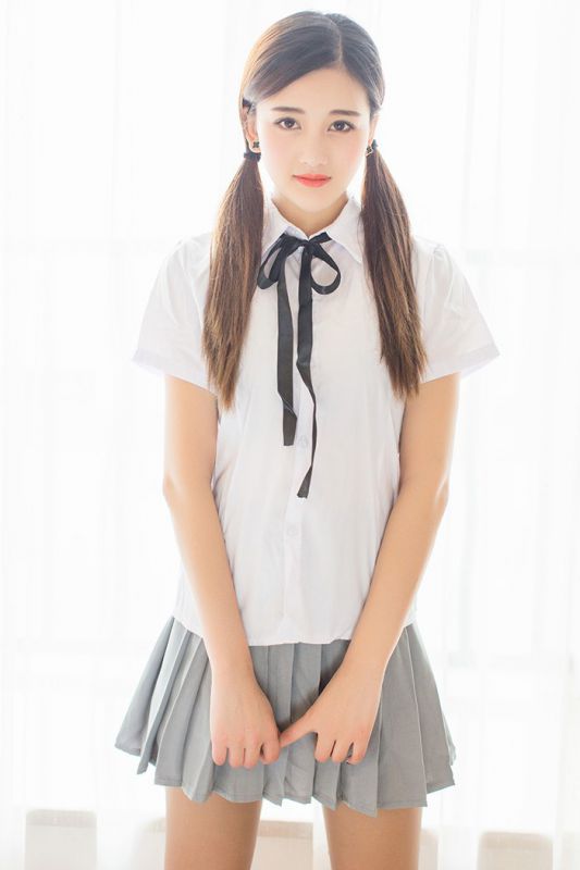 清纯的小妹子