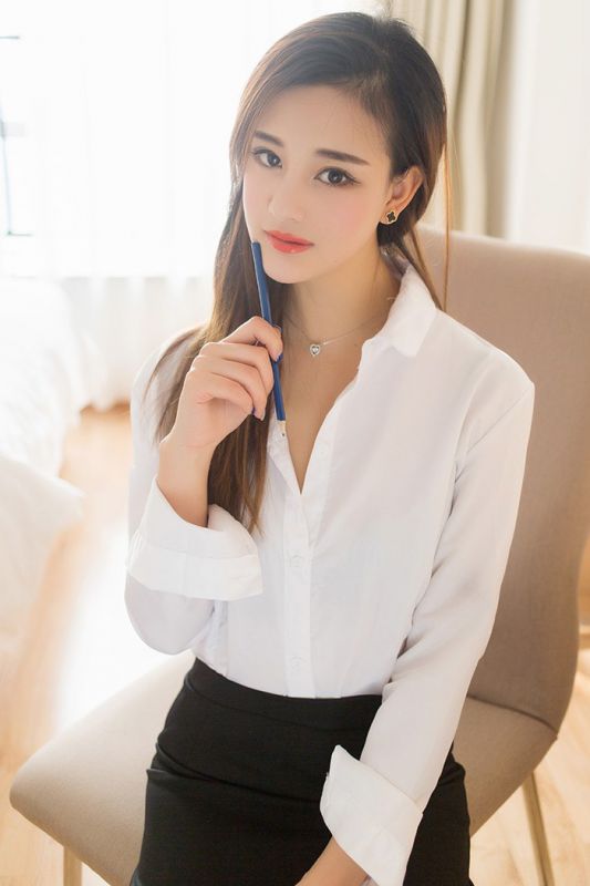 清纯的小妹子
