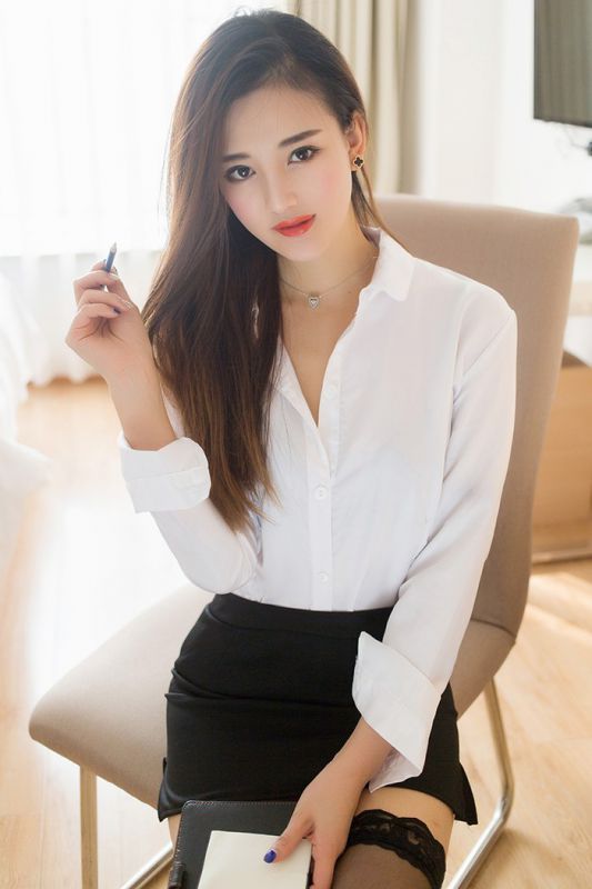清纯的小妹子