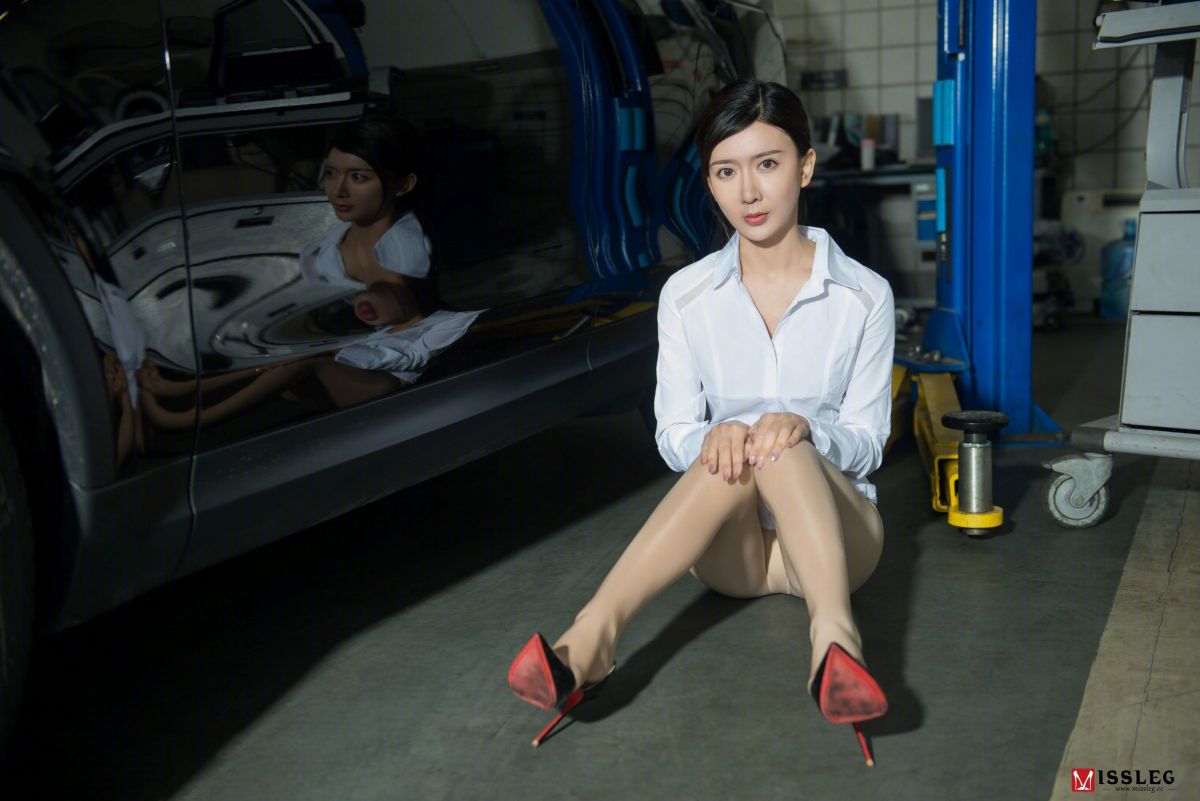 赵乐瑶 - 试车体验 写真套图