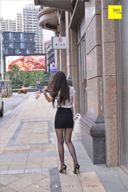 云芝 《跟踪云芝》丝袜美腿写真套图