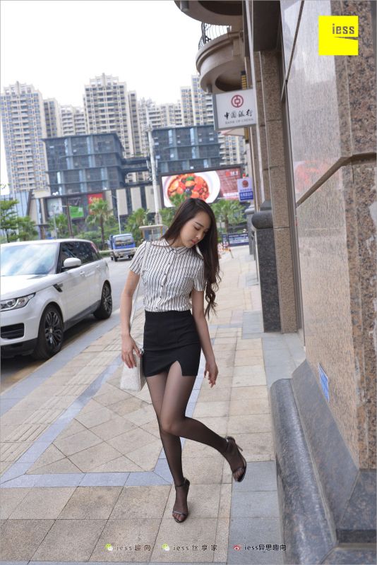云芝 《跟踪云芝》丝袜美腿写真套图