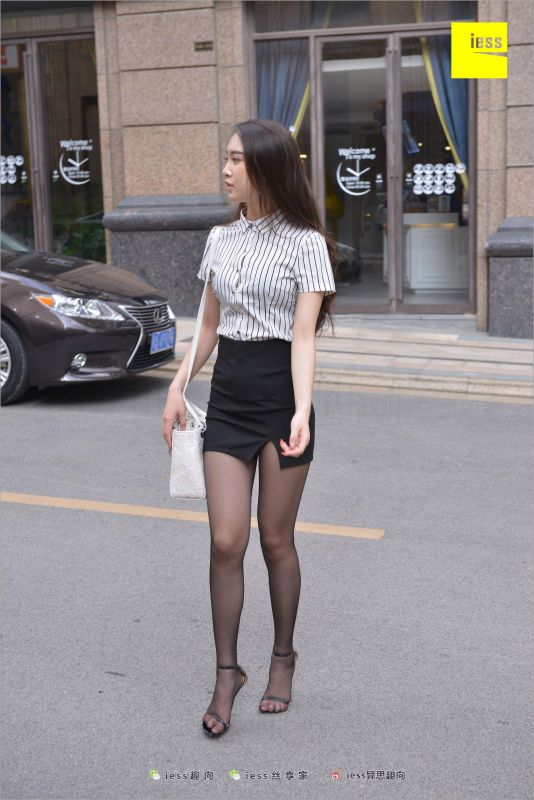 云芝 《跟踪云芝》丝袜美腿写真套图