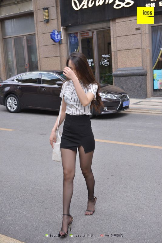 云芝 《跟踪云芝》丝袜美腿写真套图