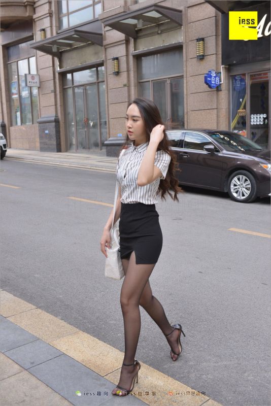 云芝 《跟踪云芝》丝袜美腿写真套图