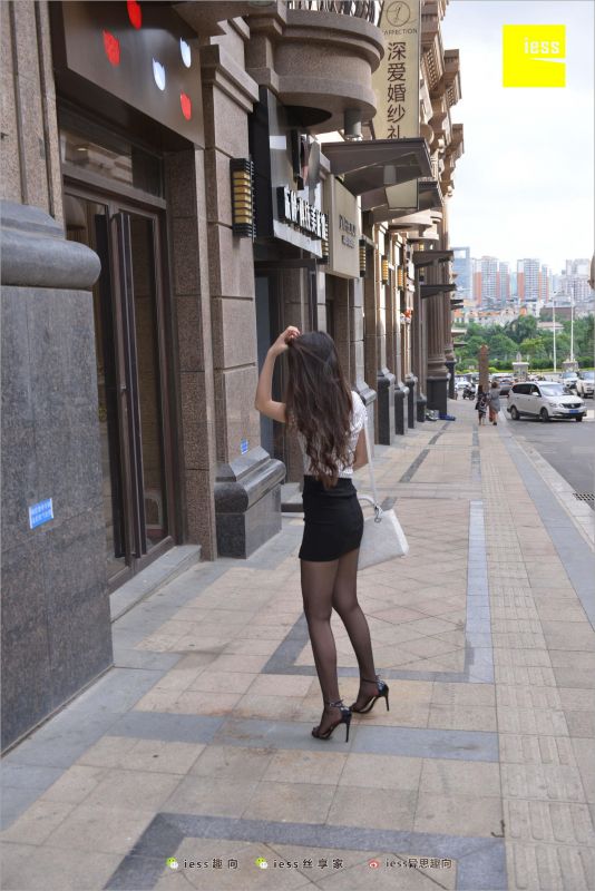 云芝 《跟踪云芝》丝袜美腿写真套图