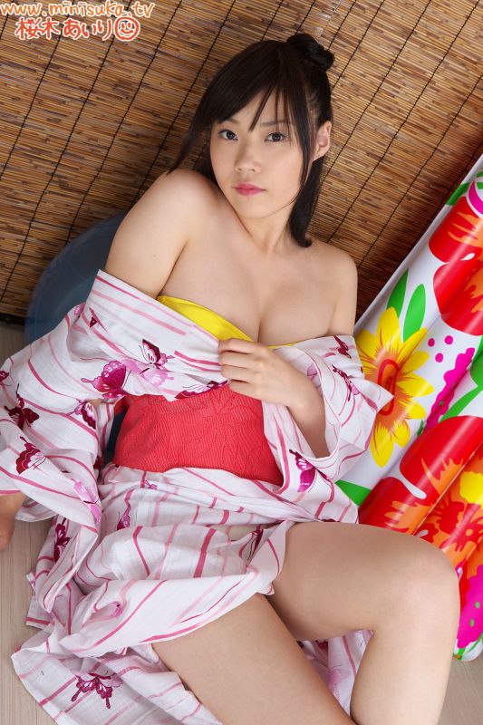 Airi Sakuragi 桜木あいり 和服诱惑
