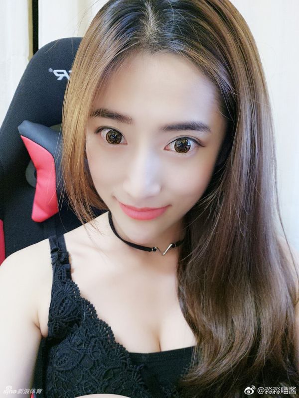 95后运动范女主播竟然这么早熟!