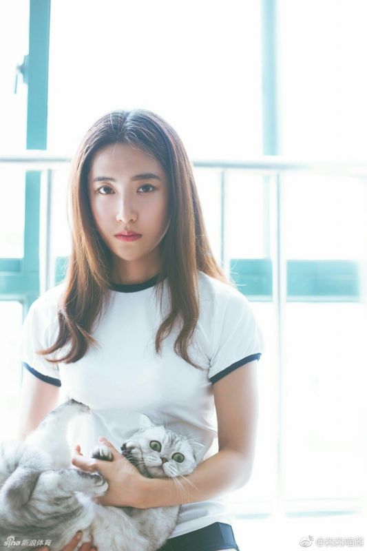 95后运动范女主播竟然这么早熟!