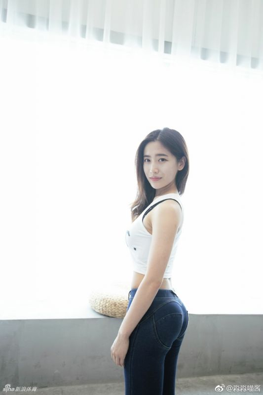 95后运动范女主播竟然这么早熟!