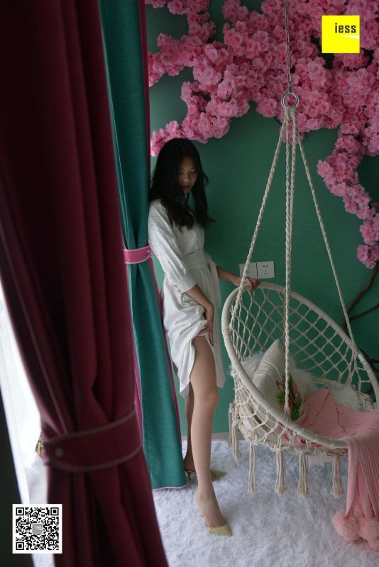 七七 《七七梦幻拖跟肉丝》写真套图
