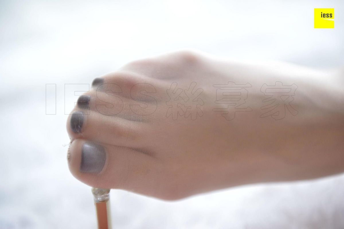 七七 《七七梦幻拖跟肉丝》写真套图