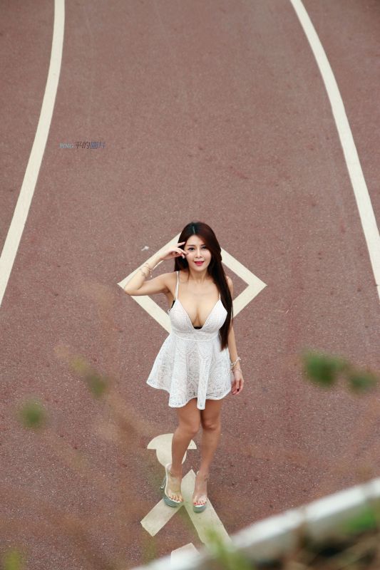 安希希 - 黑丝白裙赏 写真图片