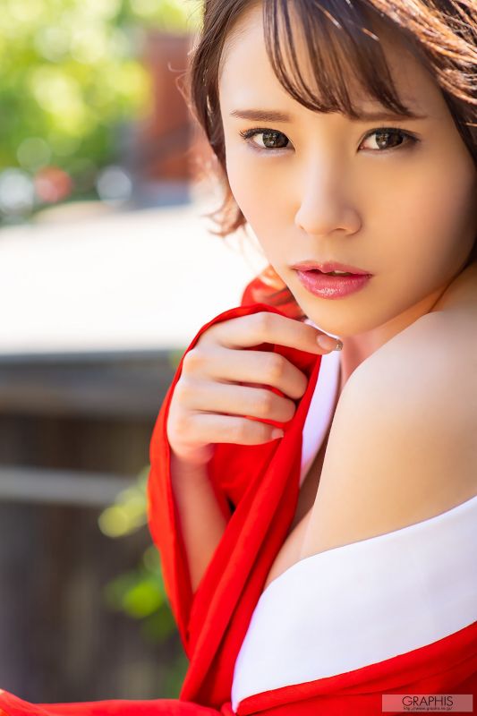 Mayuki Ito 伊藤舞雪 Snow Dance