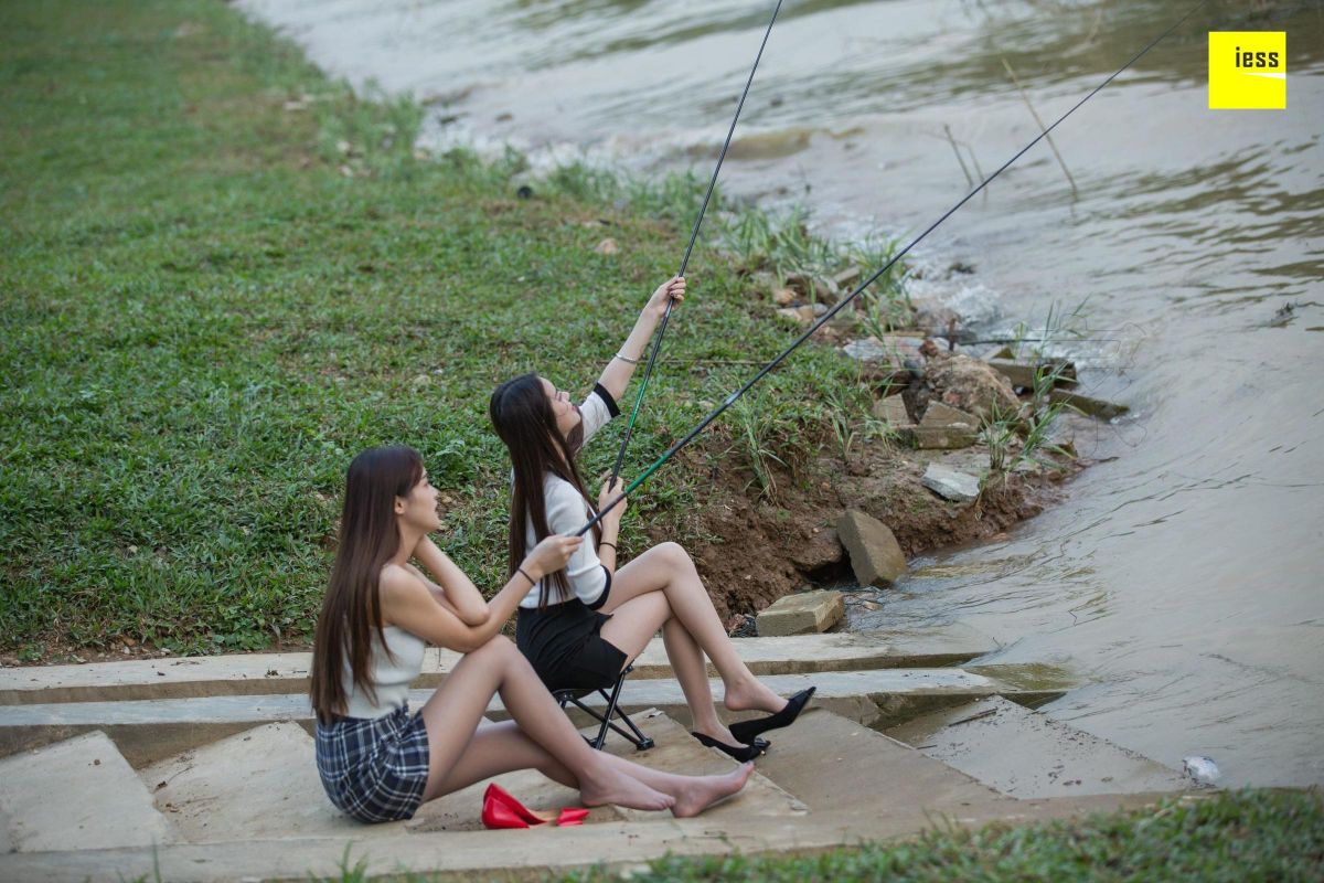 佳佳&九妹 《钓鱼还是钓丝?》丝袜写真套图