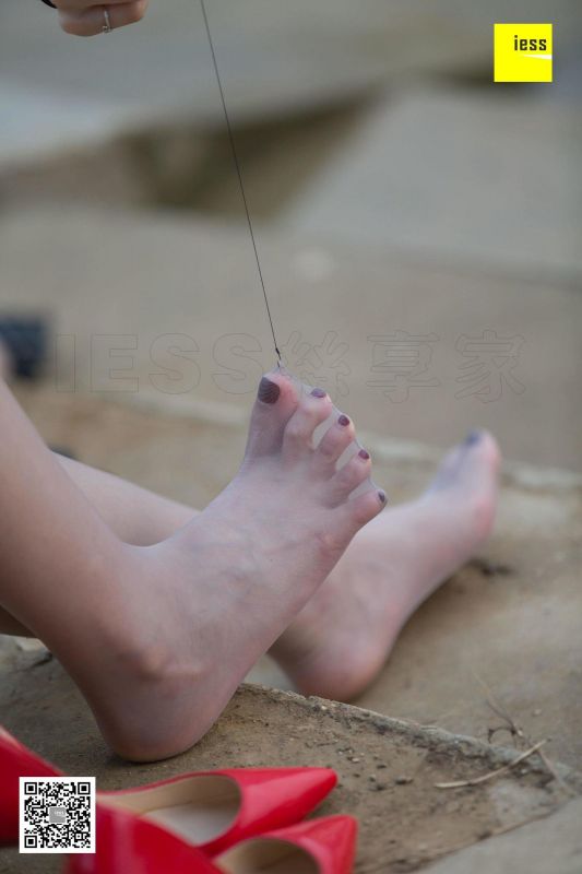 佳佳&九妹 《钓鱼还是钓丝?》丝袜写真套图