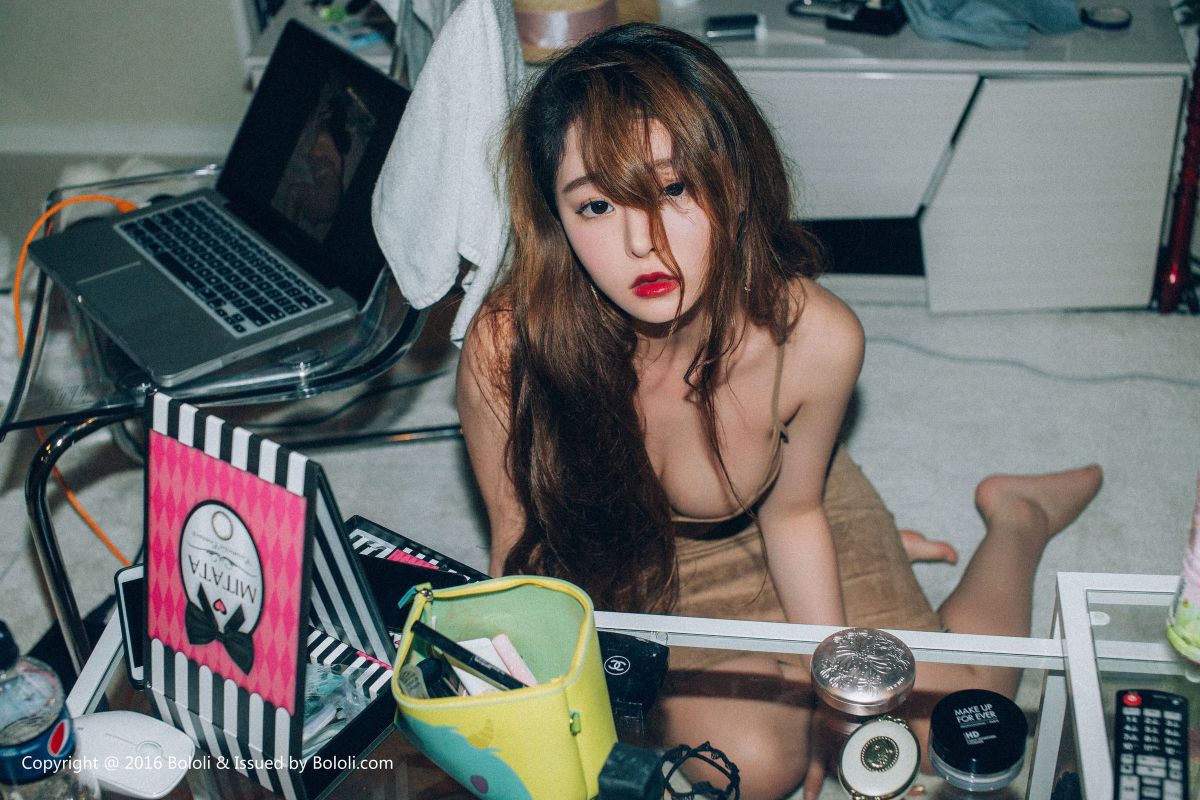 柳侑绮 - 醉酒の人妻 写真套图