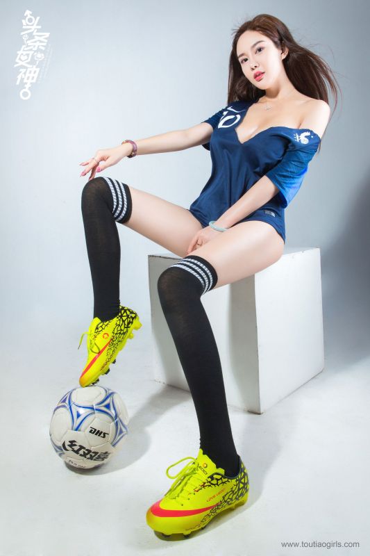 易阳 - 女神预测世界杯 写真套图