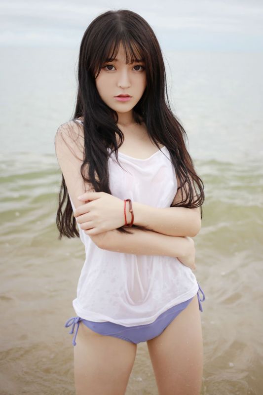 白色美女海边写真[20P]