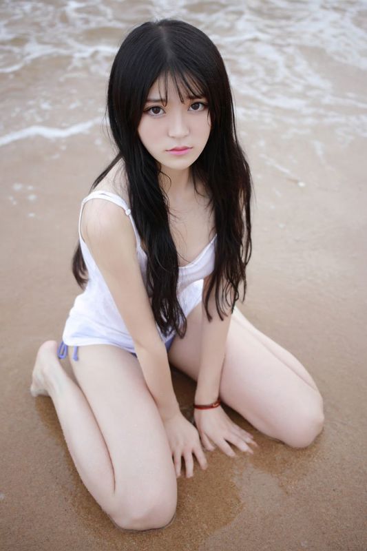 白色美女海边写真[20P]
