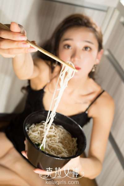 女神穆雪儿 《红太狼》 写真套图