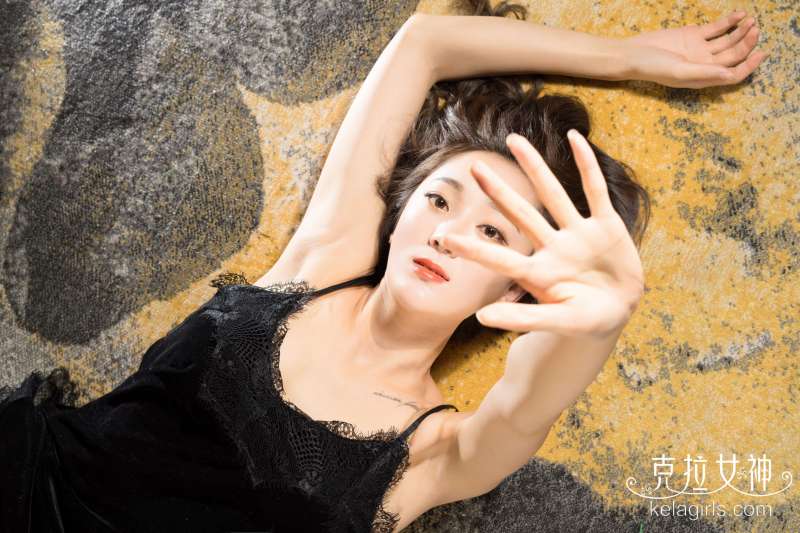 女神穆雪儿 《红太狼》 写真套图