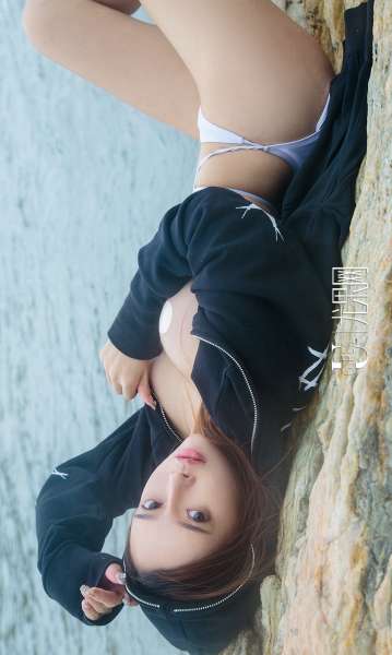 艾小青~大海边上的小精灵 写真套图