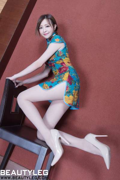 腿模Lucy - 4组丝袜制服美腿写真