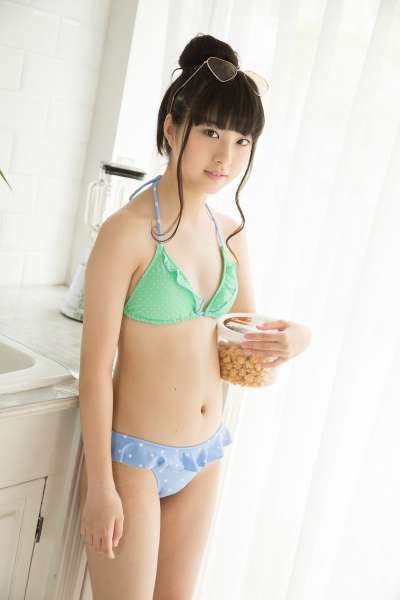岛国性感泳装萌女