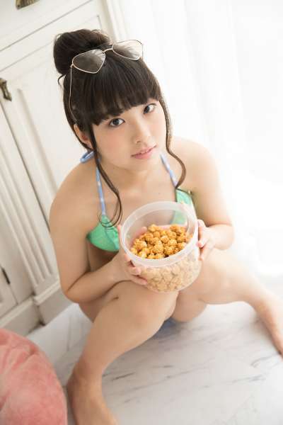 岛国性感泳装萌女