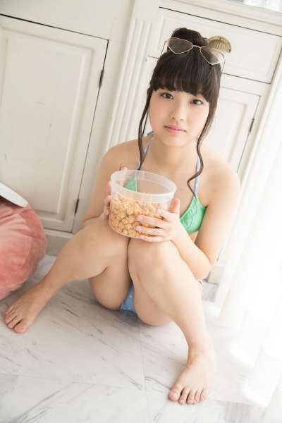 岛国性感泳装萌女