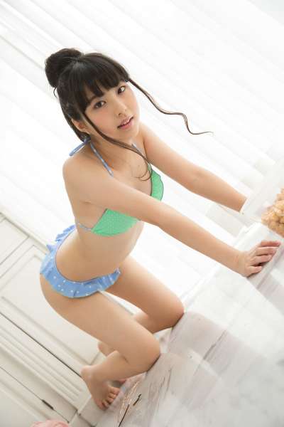 岛国性感泳装萌女
