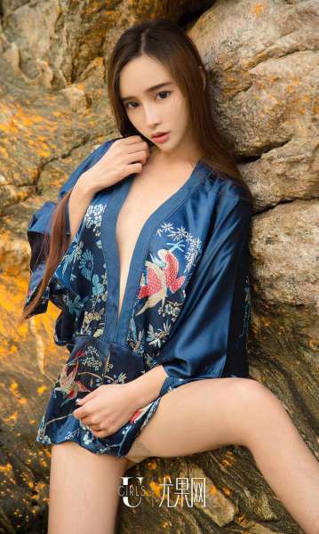 美女艾小青 - 大海边上的小精灵 写真套图