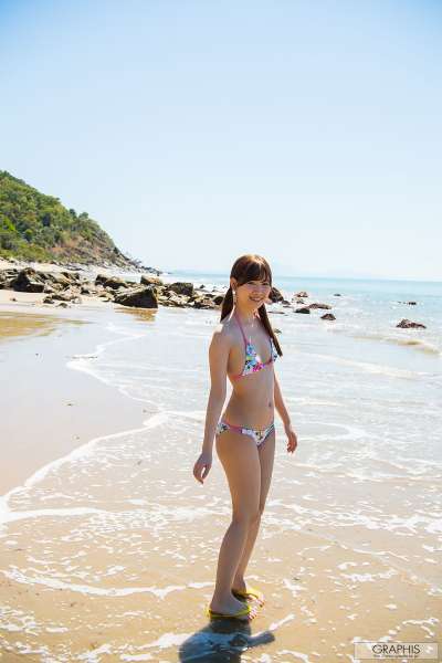 清纯可爱岛国玉女图片